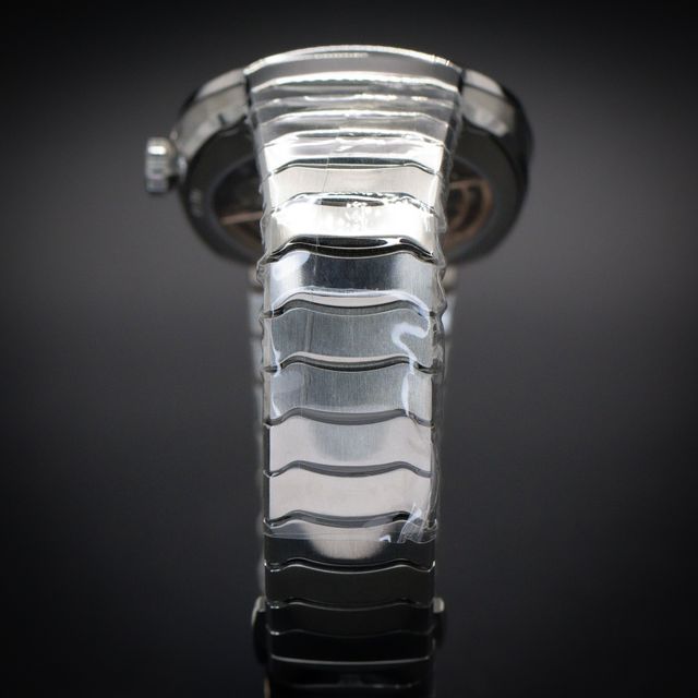 H. Moser and Cie Streamliner 6201-1200 Image 7